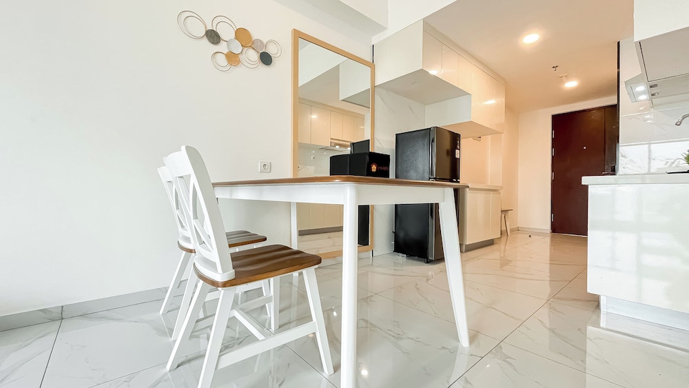 Elegant And Homey 3Br Apartment Sky House Bsd