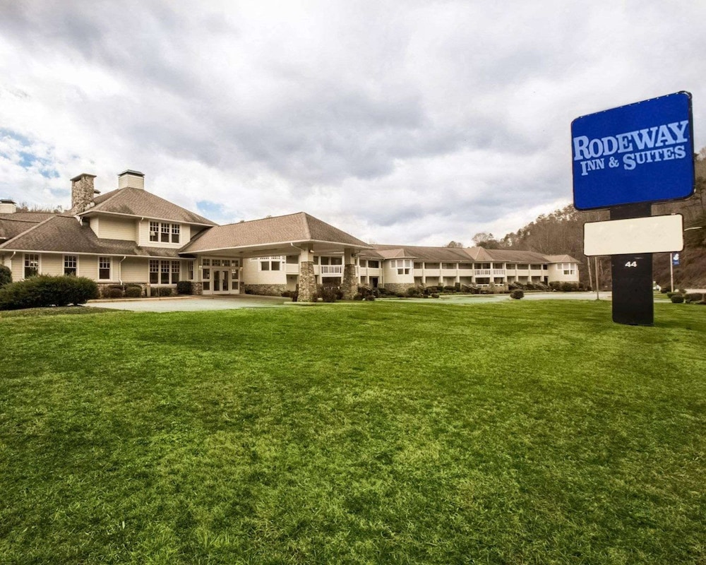 Hotel Rodeway Inn & Suites On The River - Image 1