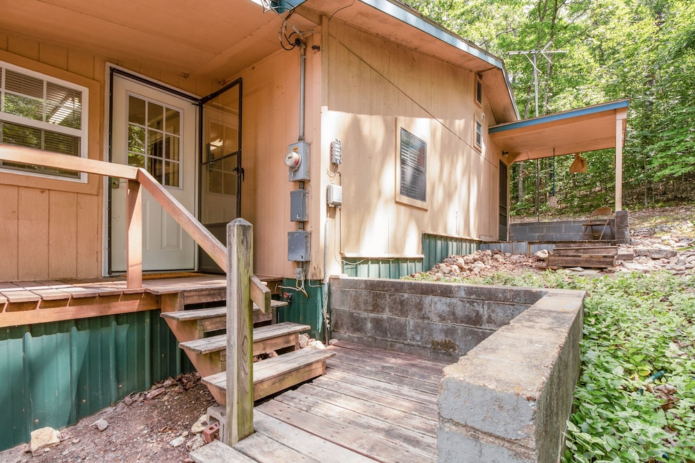 Charming Pocahontas Escape Near Historic Downtown! view 4