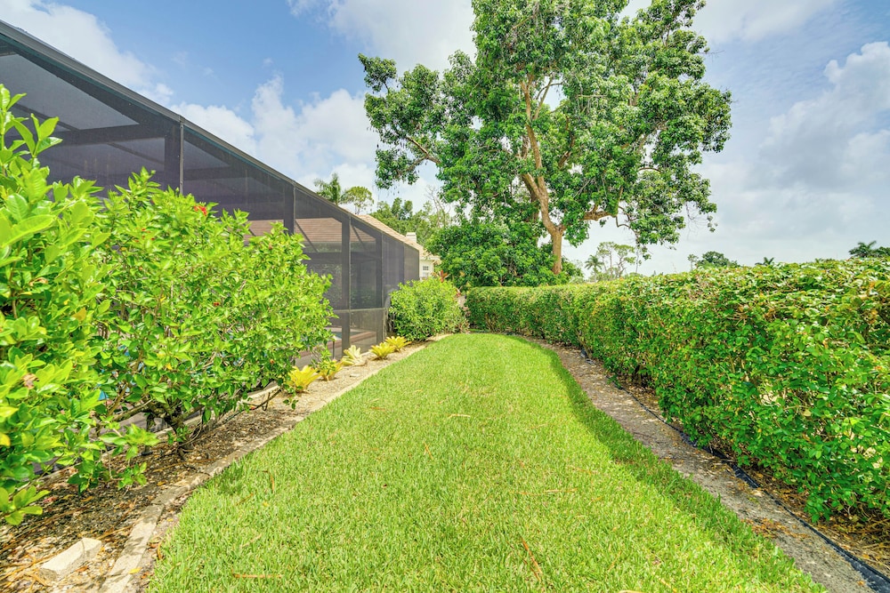 10 Mi to Beach: Poolside Paradise in Fort Myers!