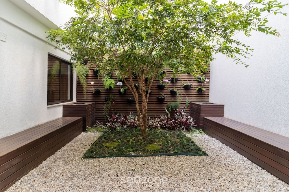 Full Apartment With Amazing View! Lrc0703