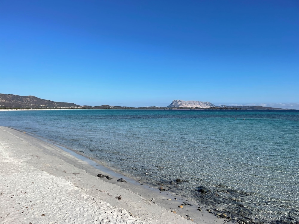 AL FARO VINTAGE HOTEL -SPIAGGIA LA CINTA-SAN TEODORO
