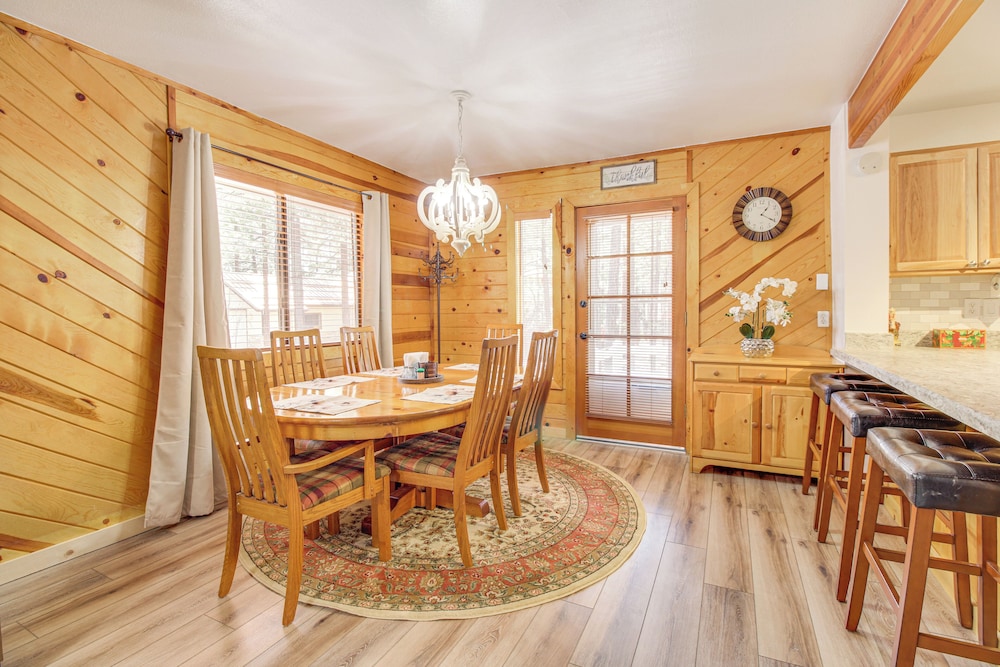 Game Room + Fireplace! Family Retreat in Pinetop