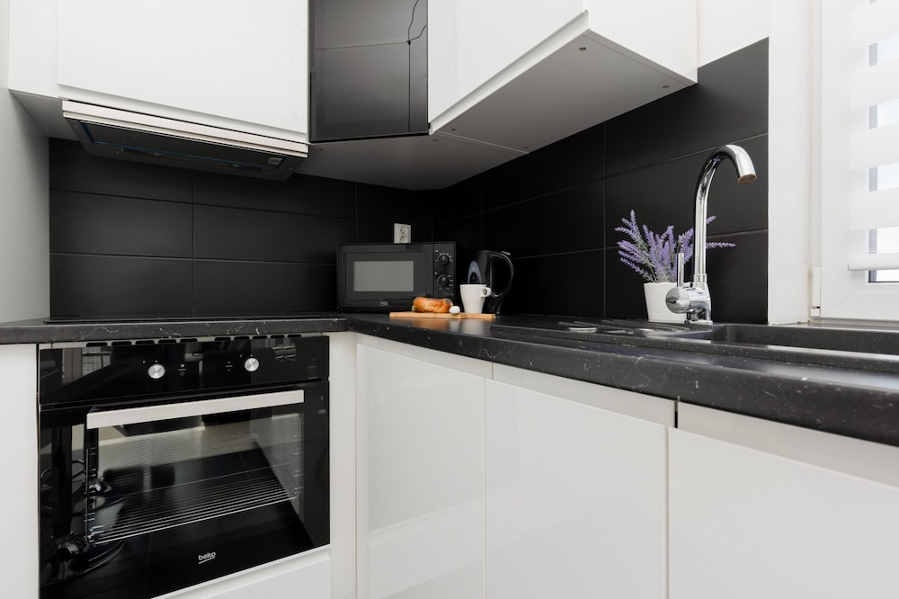 Szlachecka Apartment, Parking by Renters view 5