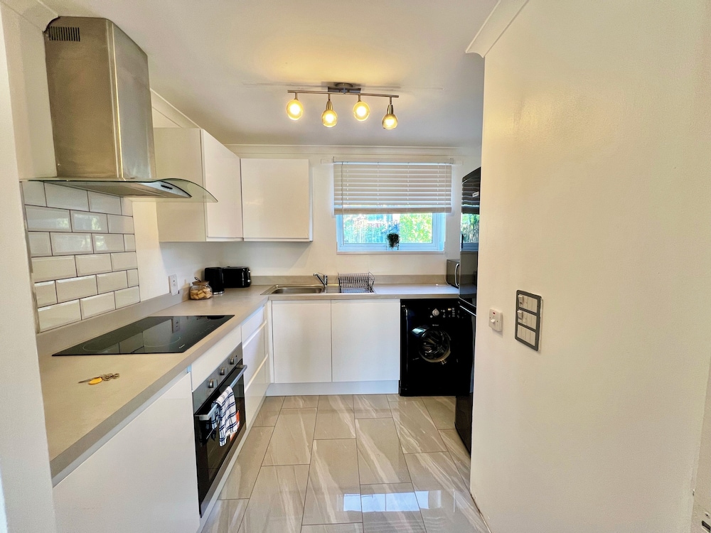 London Oasis Apartment Escape