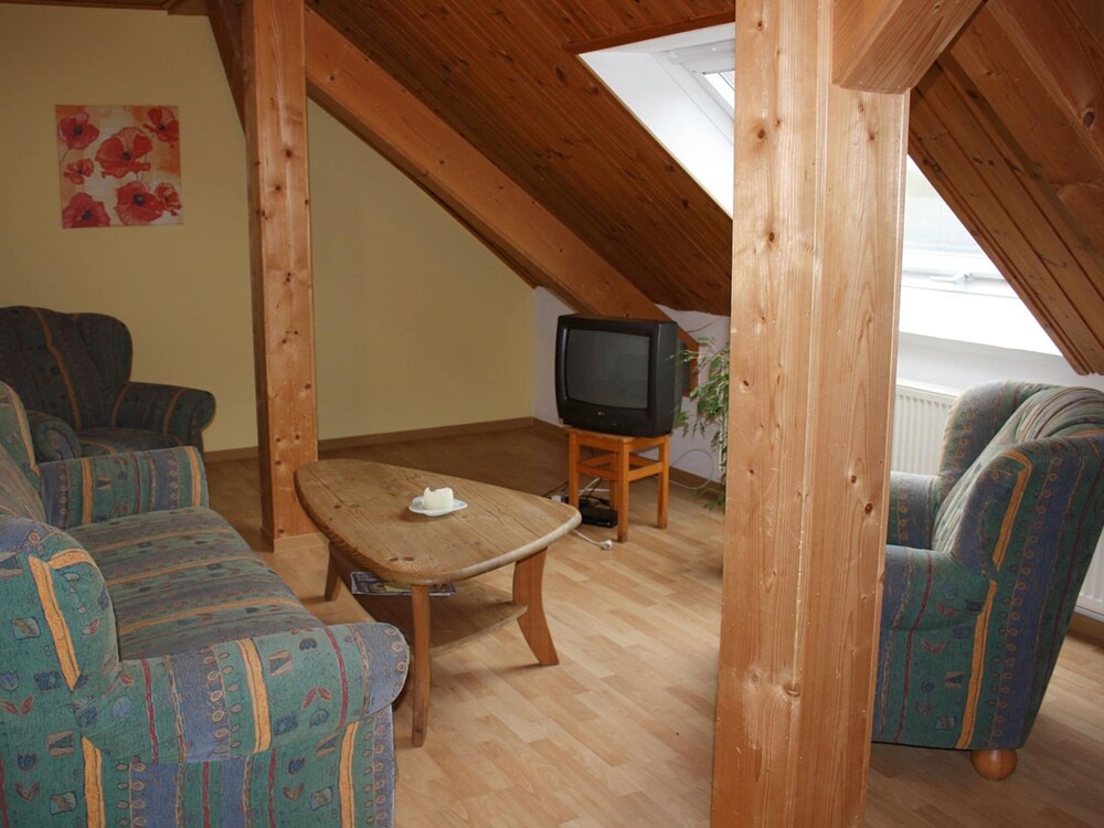 Holiday Farm Situated Next to the Kellerwald-edersee National Park With a Sunbathing Lawn