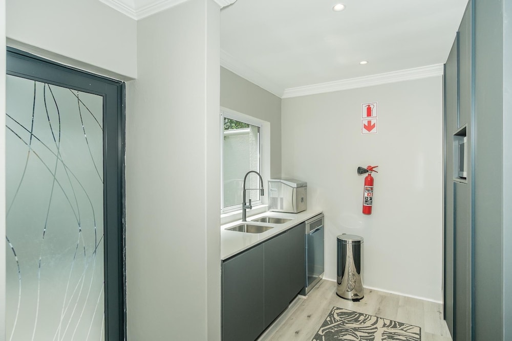 The Argyle Camps Bay - Pool 5 Mins to Beach