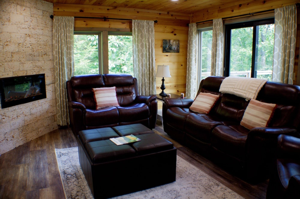 Vixen Run 4 Bedroom Cabin