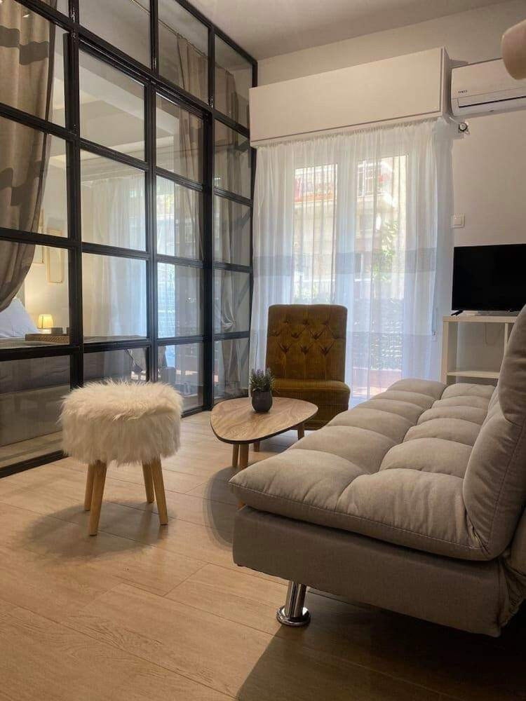 Lovely Apartment- At017