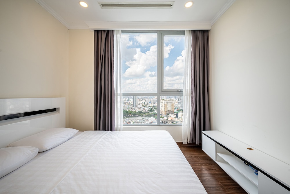 Landmark Condotel Art By KaySuite