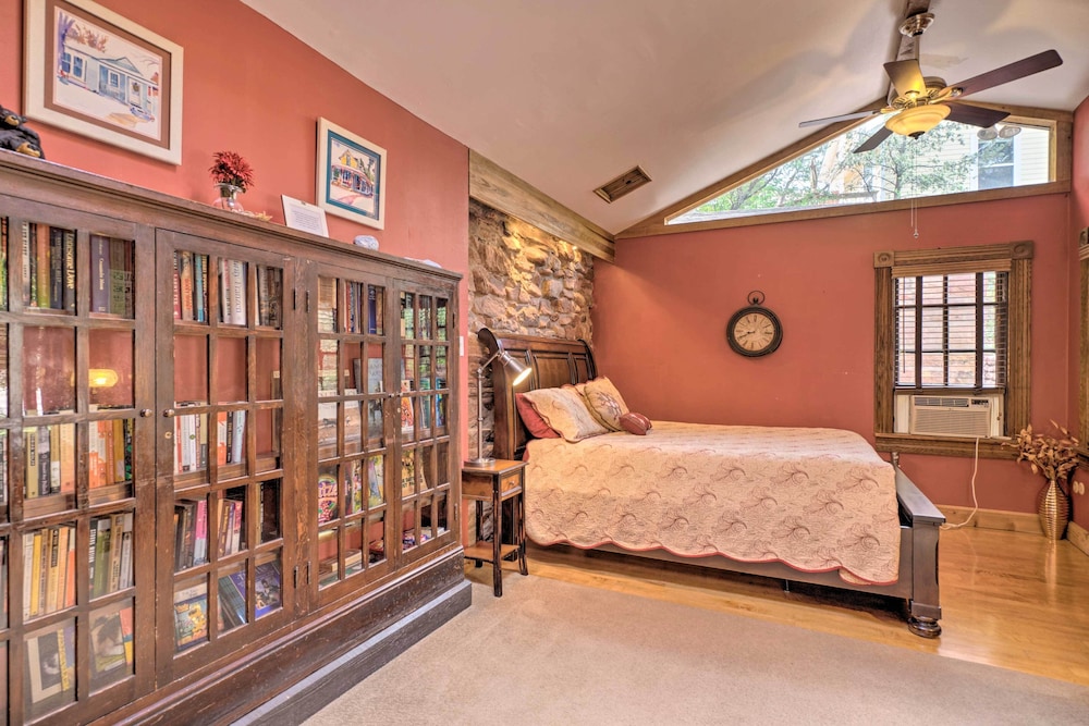 Historic Manitou Springs Victorian: Walk Downtown! view 2