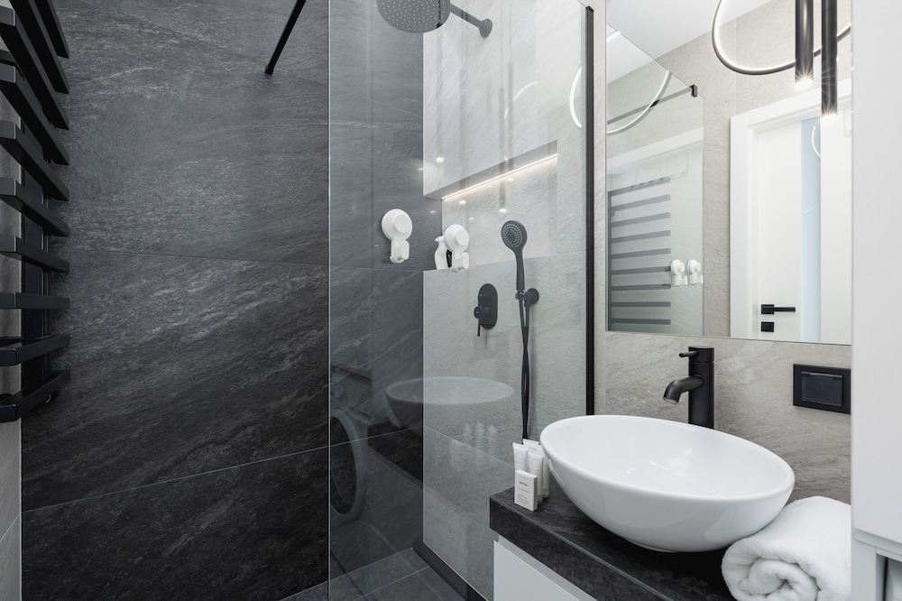 Elegant Apartment in Katowice by Renters