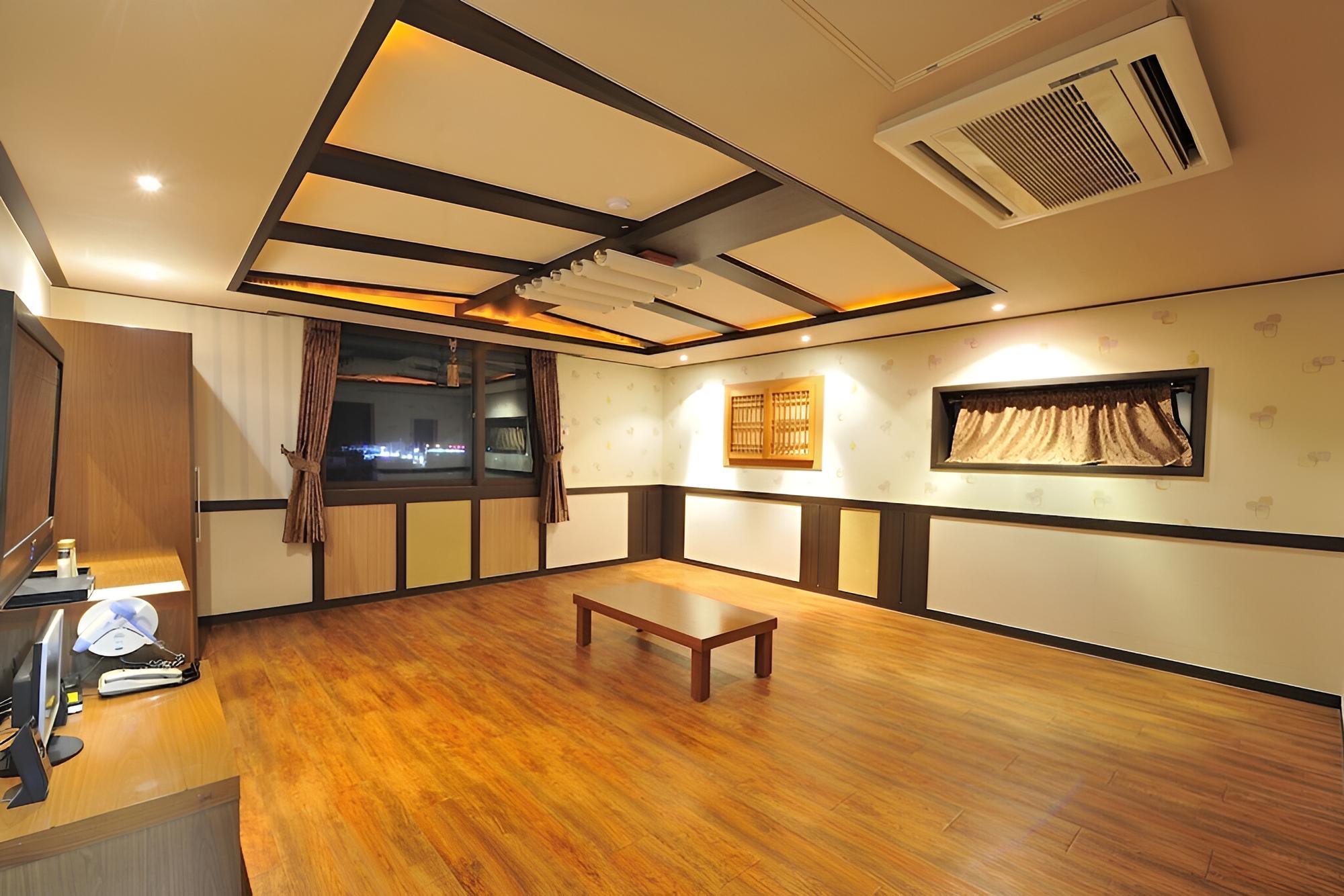 Anmyeongdo Moma Motel view 4