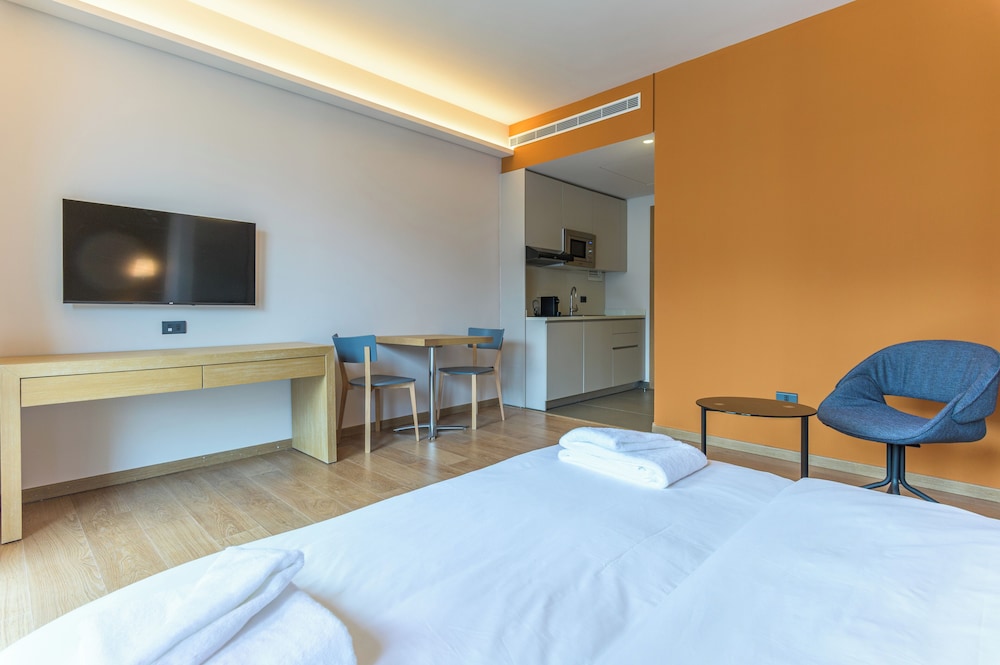 Jounieh Living - Residences by Local Host
