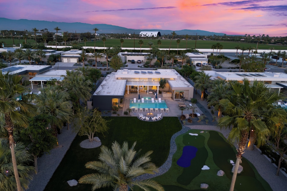 The Polo Villas by AvantStay – Modern Oasis Near Empire Polo Club