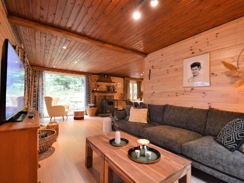 Cozy Chalet With Barbecue