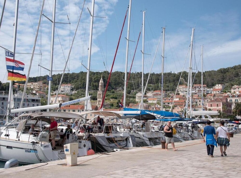 Cozy Nest Old Town Hvar Apartment