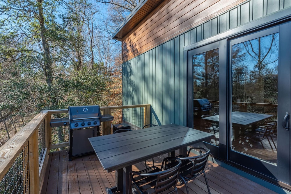 Modern Forest Retreat Sauna Fireplace Views