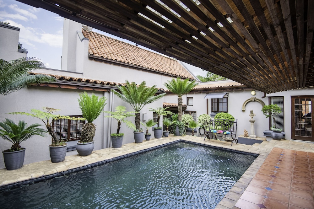 Bohemian Guesthouse & Bohemian Wellness & Spa