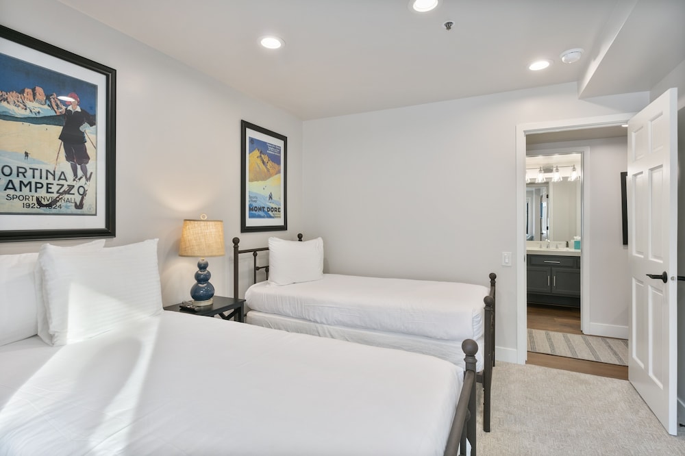 105 - Three Bedroom with Spa Ridgepoint 3 Condo