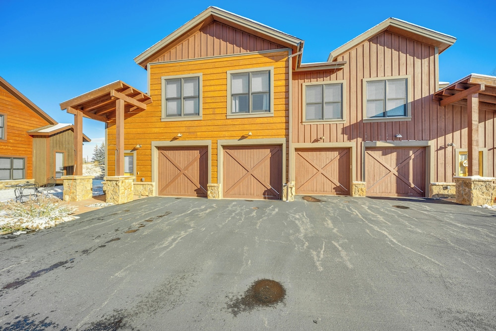 8 Mi to Keystone Resort: Mtn-view Townhome view 5