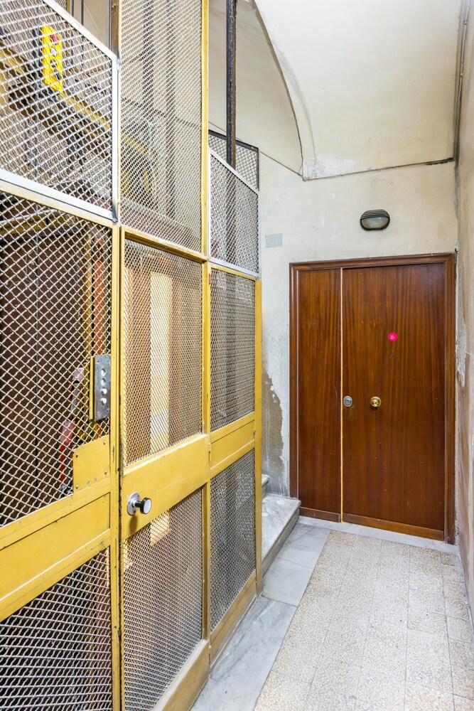 Central Station Housing - Apartment 2 by Wonderful Italy