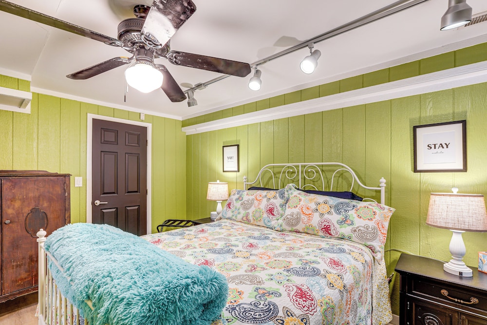 Walk to Empower Field & Sloan Lake: Charming Apt!