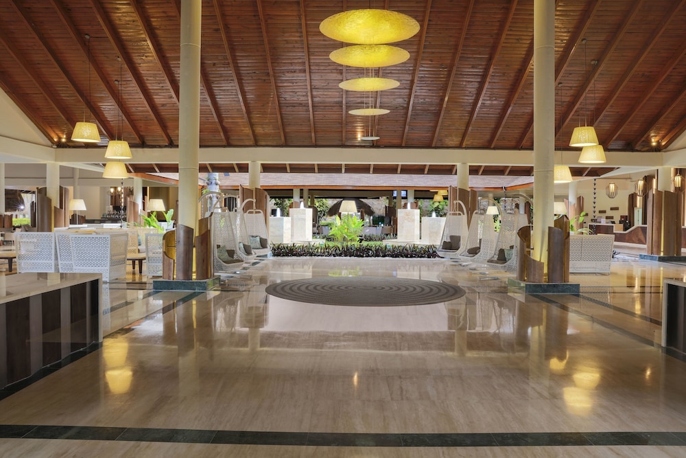 Punta Cana Vacations - Grand Palladium Palace Resort Spa  Casino - All Inclusive - Property Image 3