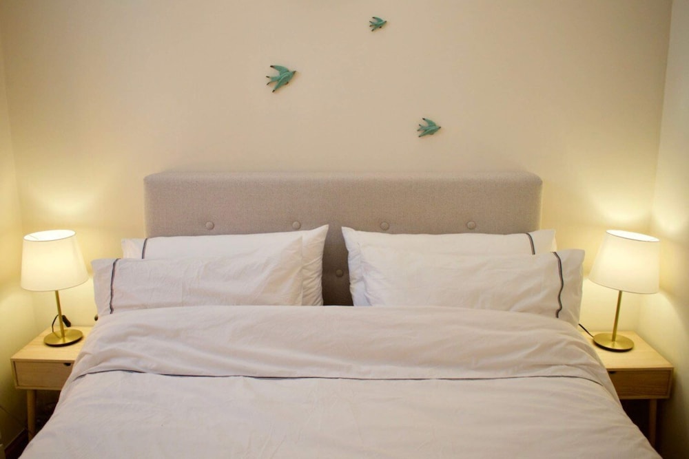 Cozy 1 Bedroom Home Near the City Centre view 2