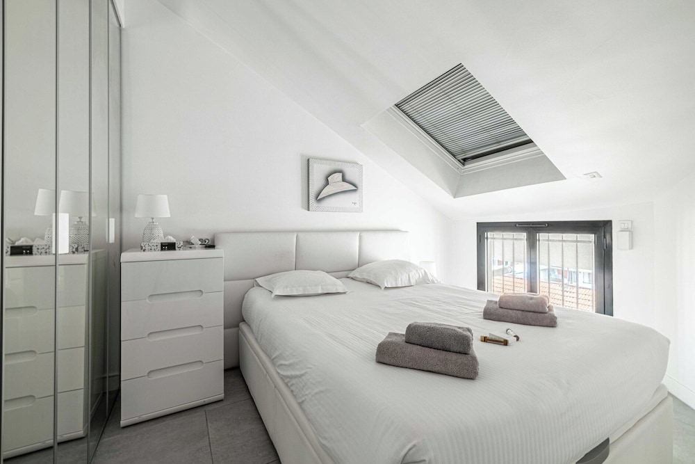 Luxury Penthouse 120ma2 in the Heart of Cannes