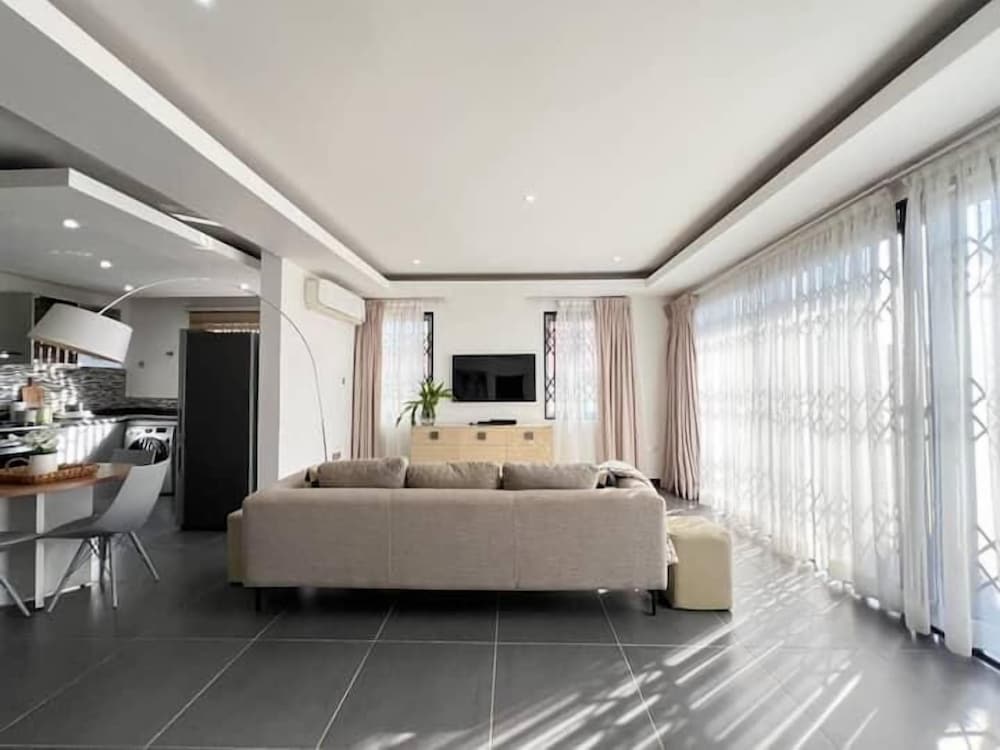 Apartment in East Airport