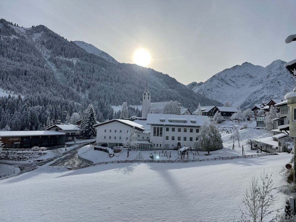 ALP-CHALET Ferienwohnungen Kleinwalsertal