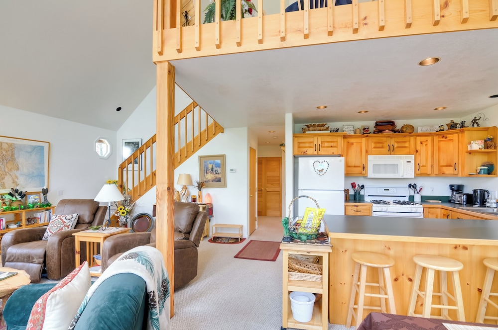 Pagosa Springs Chalet w/ Mtn Views, Near Downtown! view 3