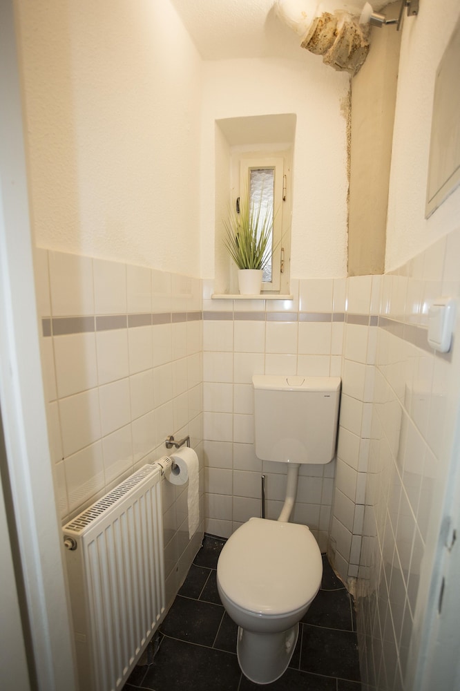 Ferienwohnung Krug en Nuremberg — bathroom
