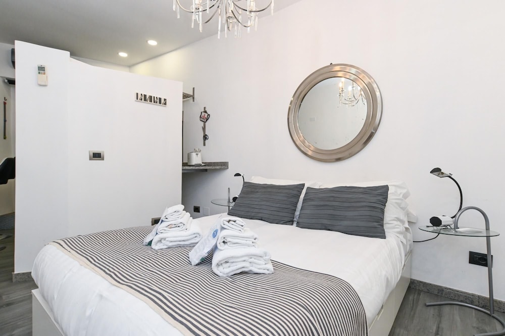 The Essential - Trastevere Design Studio