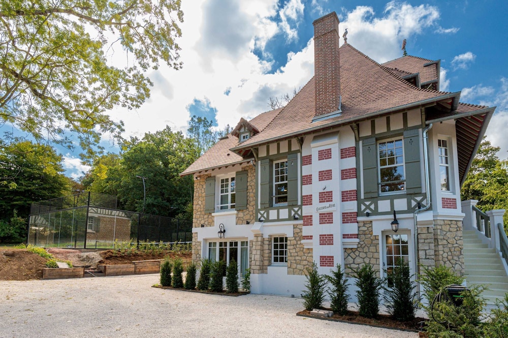 Villa des Reves Luxury in Villers Pool Jacuzzi Padel Court Close to Deauville