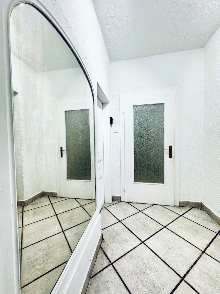 Spacious Budget Home Garden Stay
