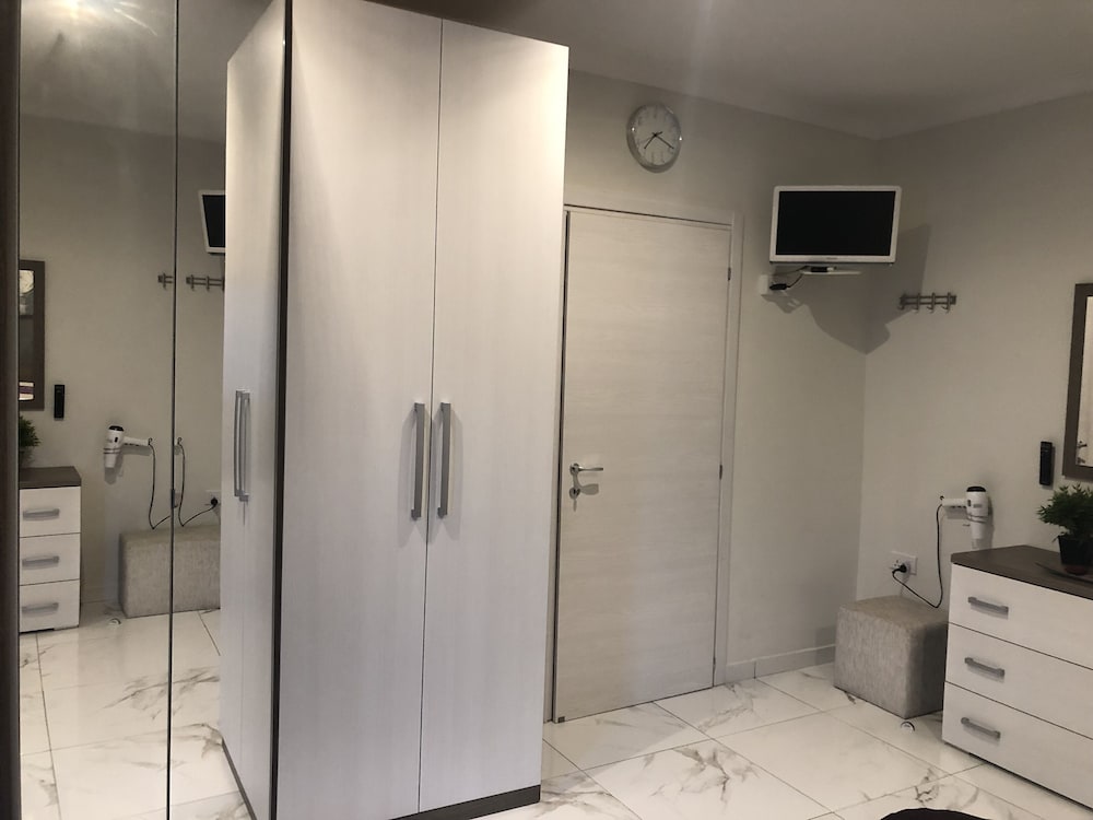 "1. Sea View Luxury 2 Bed Penthouse Close to Beach!" view 5
