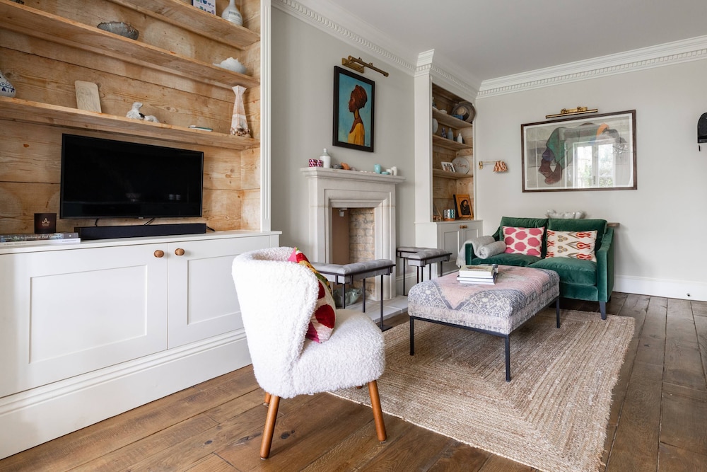 Ladbroke Gardens VII by Onefinestay
