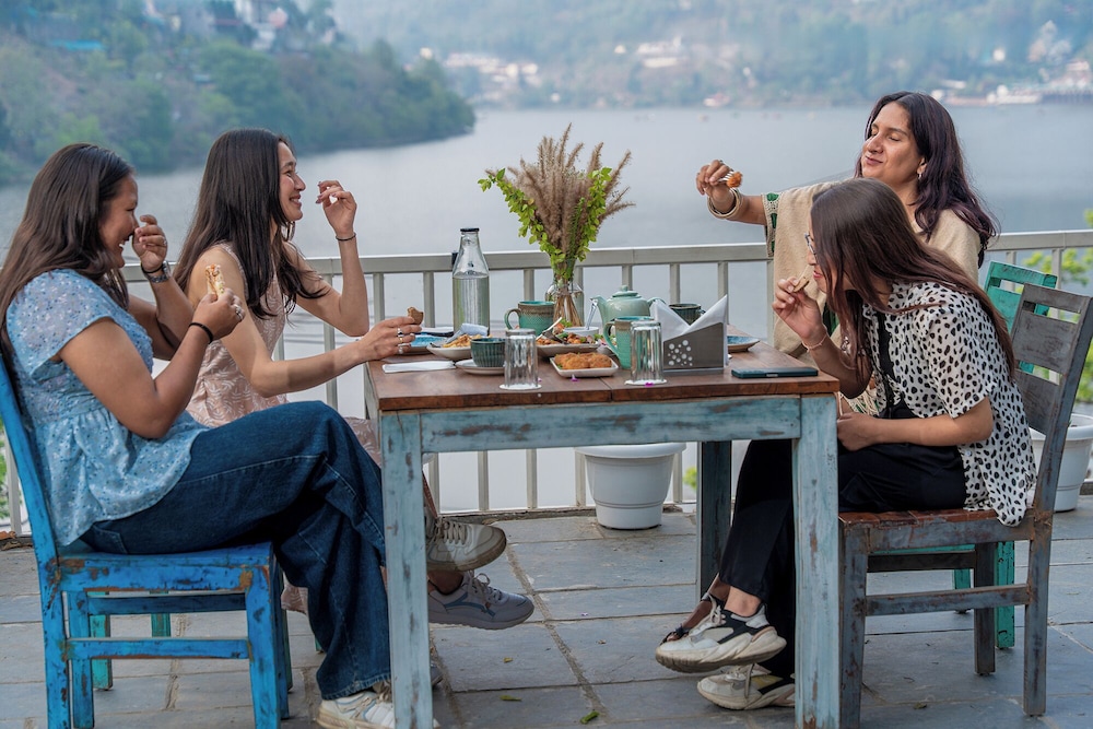 Echor Malusara Lakeview Retreat Bhimtal