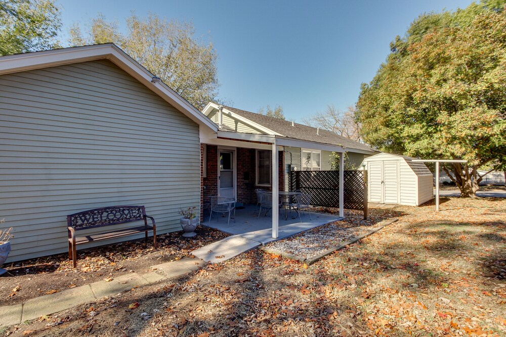 Missouri Escape w/ Furnished Patio, Near Downtown!