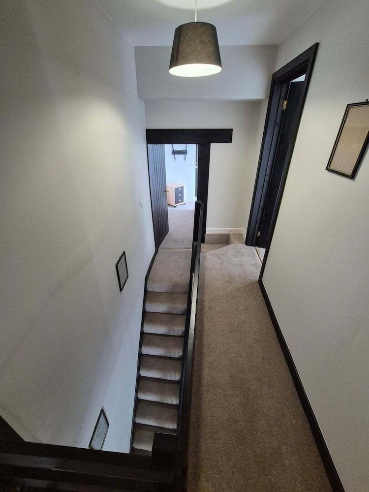 4 Bedroom House Near Swansea Marina & City Centre