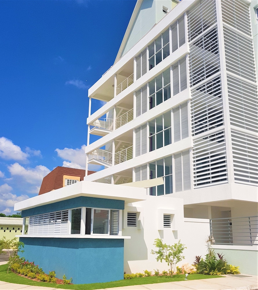 New Kingston Luxury Apt The Bromptons