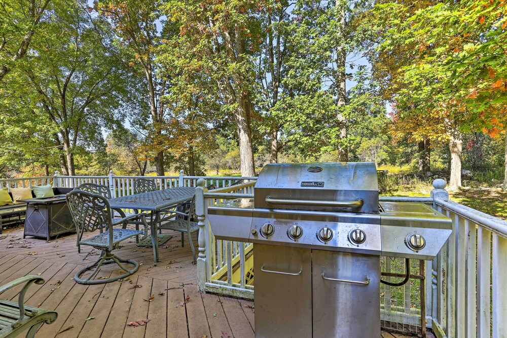 Pet-friendly Grand Pine Bush Retreat on 2 Acres! - Property Image 12