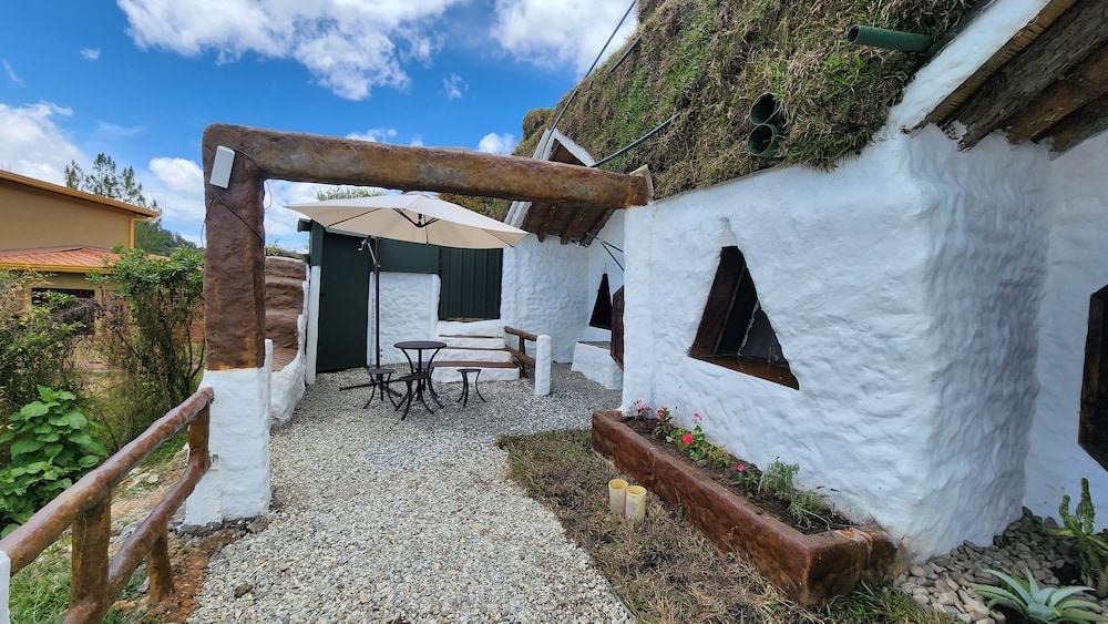 HOBBIT HOTEL
