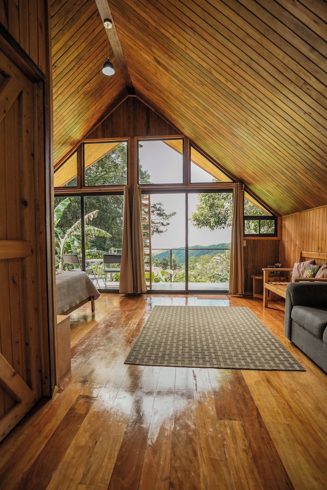Tityra Lodge