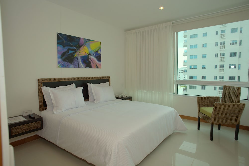 Travelers Suites Orange Cartagena view 5