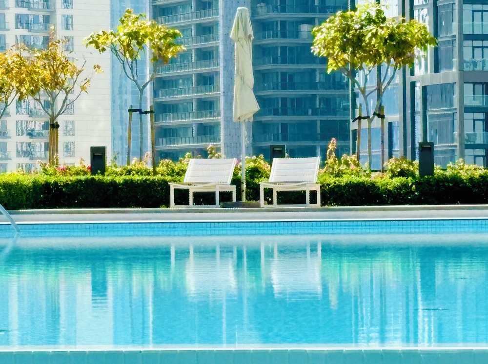 Burj Crown Lux Apartment by Dubai Mall