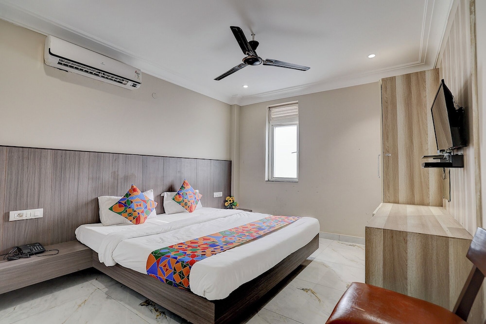 Fabhotel Palm Green