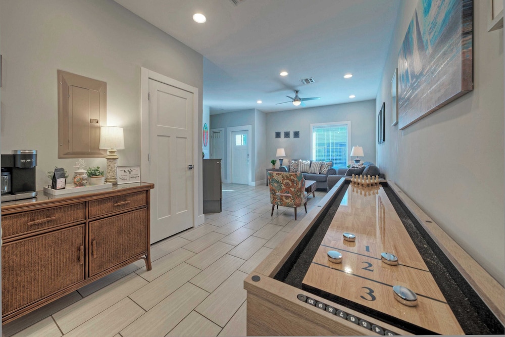 Villa La Isla Family Condo With Pool, Near Corpus Christi's Best Beaches & Dining